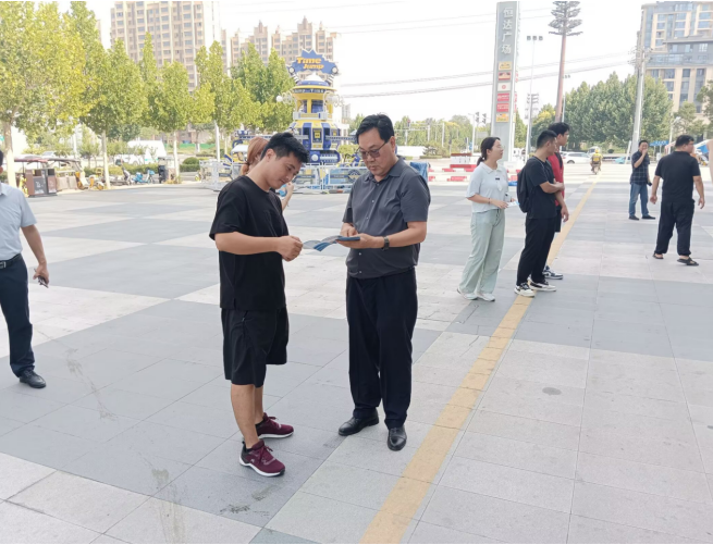 商丘市睢阳区司法局文化司法所开展中心城区夏季交通秩序集中整治普法宣传活动