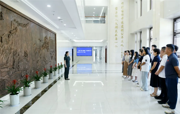 法韵家风 与法同行——陕西渭南中院开展法院开放日活动