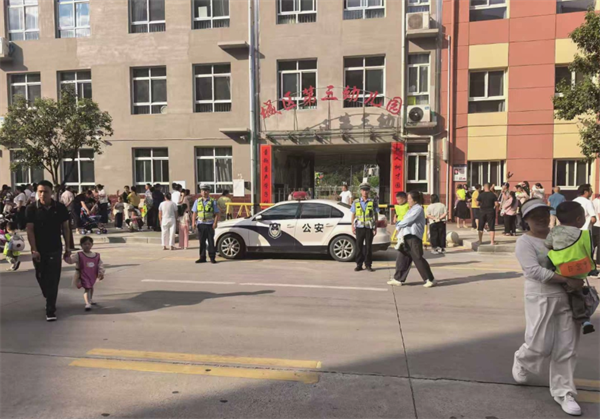 开学季 | 陕西柞水公安交警多措并举 全力护航新学期平安出行