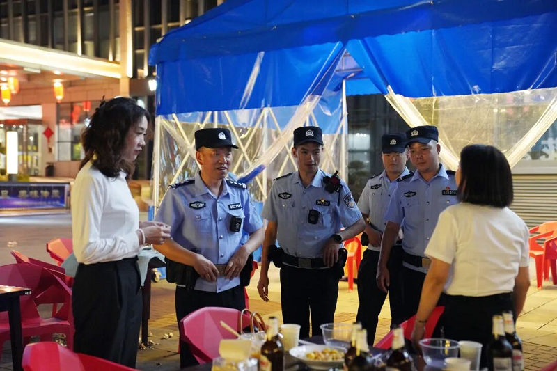 湖北恩施公安开展夏夜治安巡查宣防第二次集中统一行动