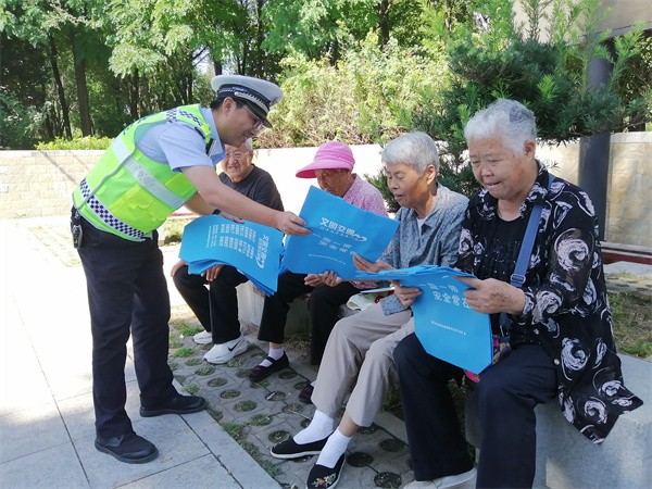 陕西铜川：精准宣传进乡村 护航老人平安行