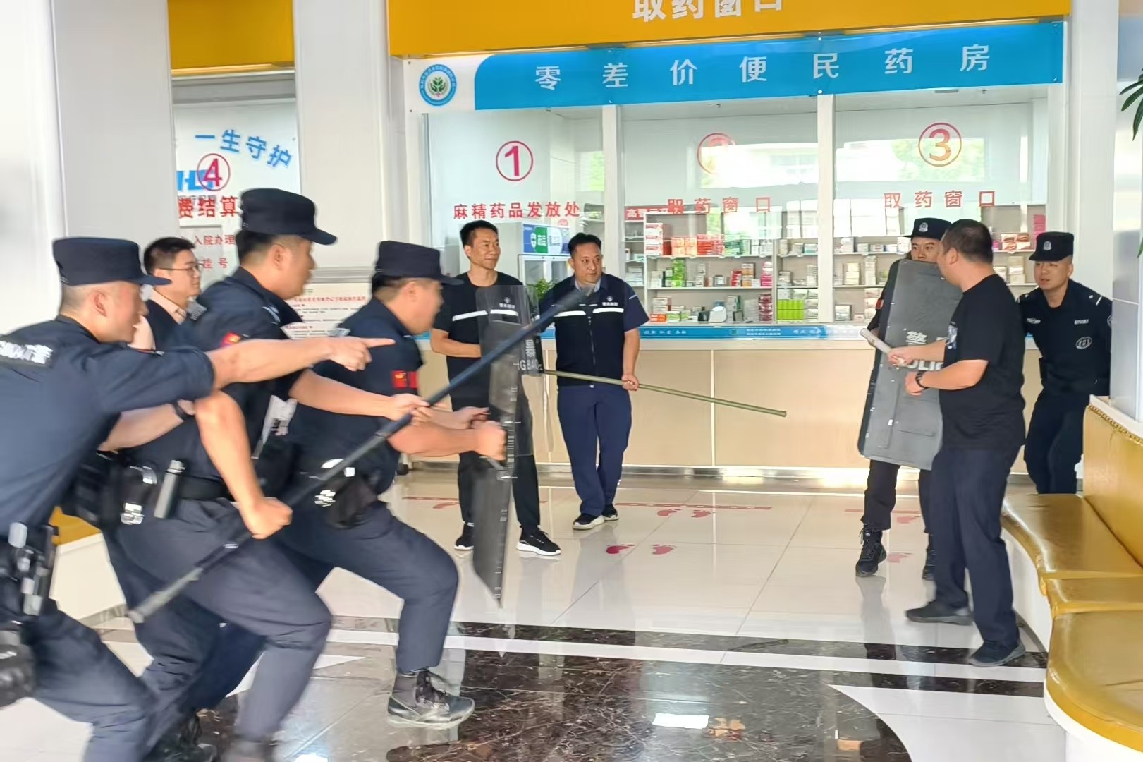 陕西旬阳市：开展最小作战单元应急处置实战演练