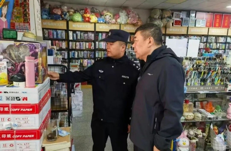 黑龙江佳木斯公安多警种联动进校园 筑牢校园安全“三重防线”