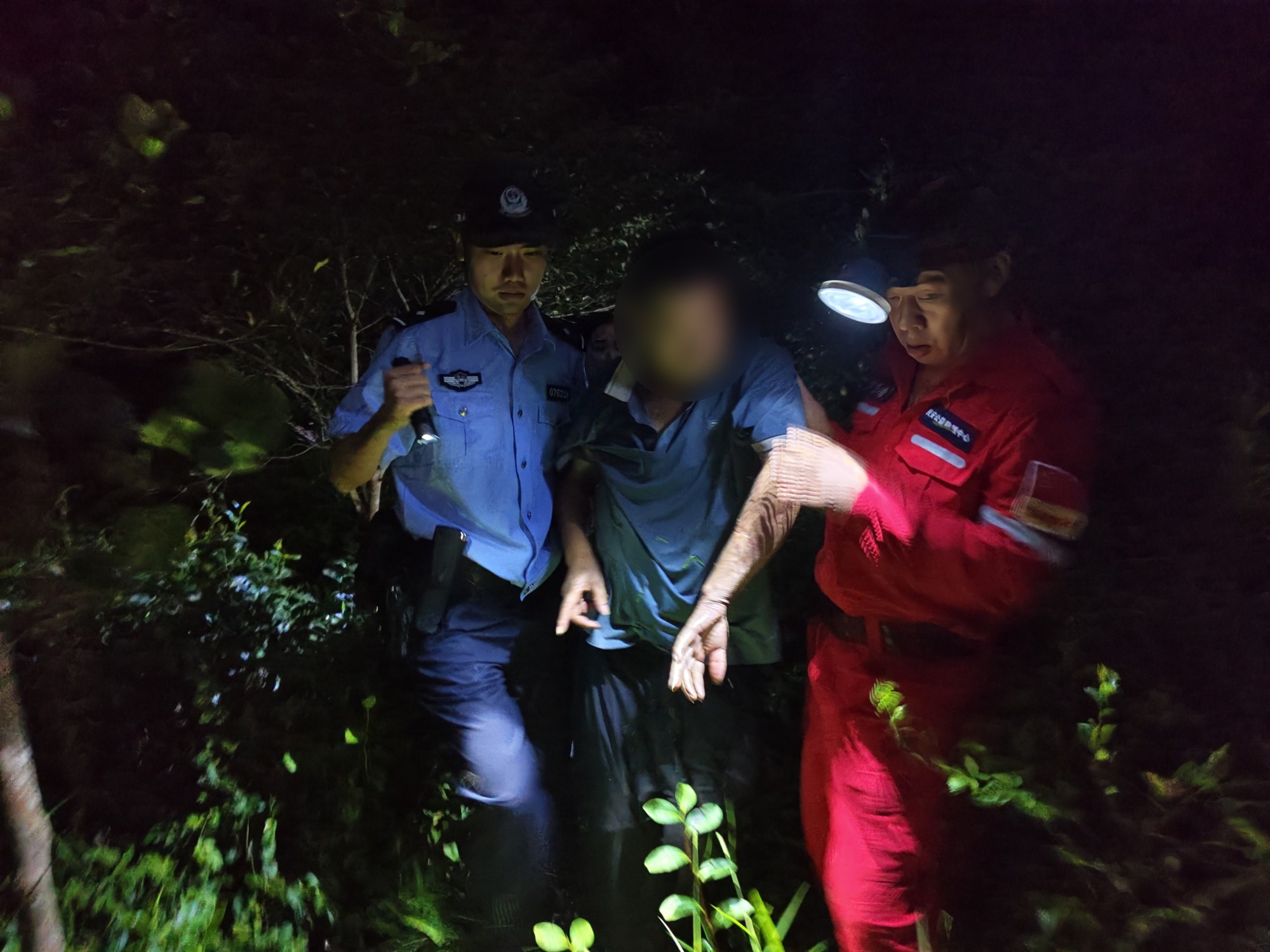 缙云县公安局仙都派出所：一个半小时，走失老人平安归来