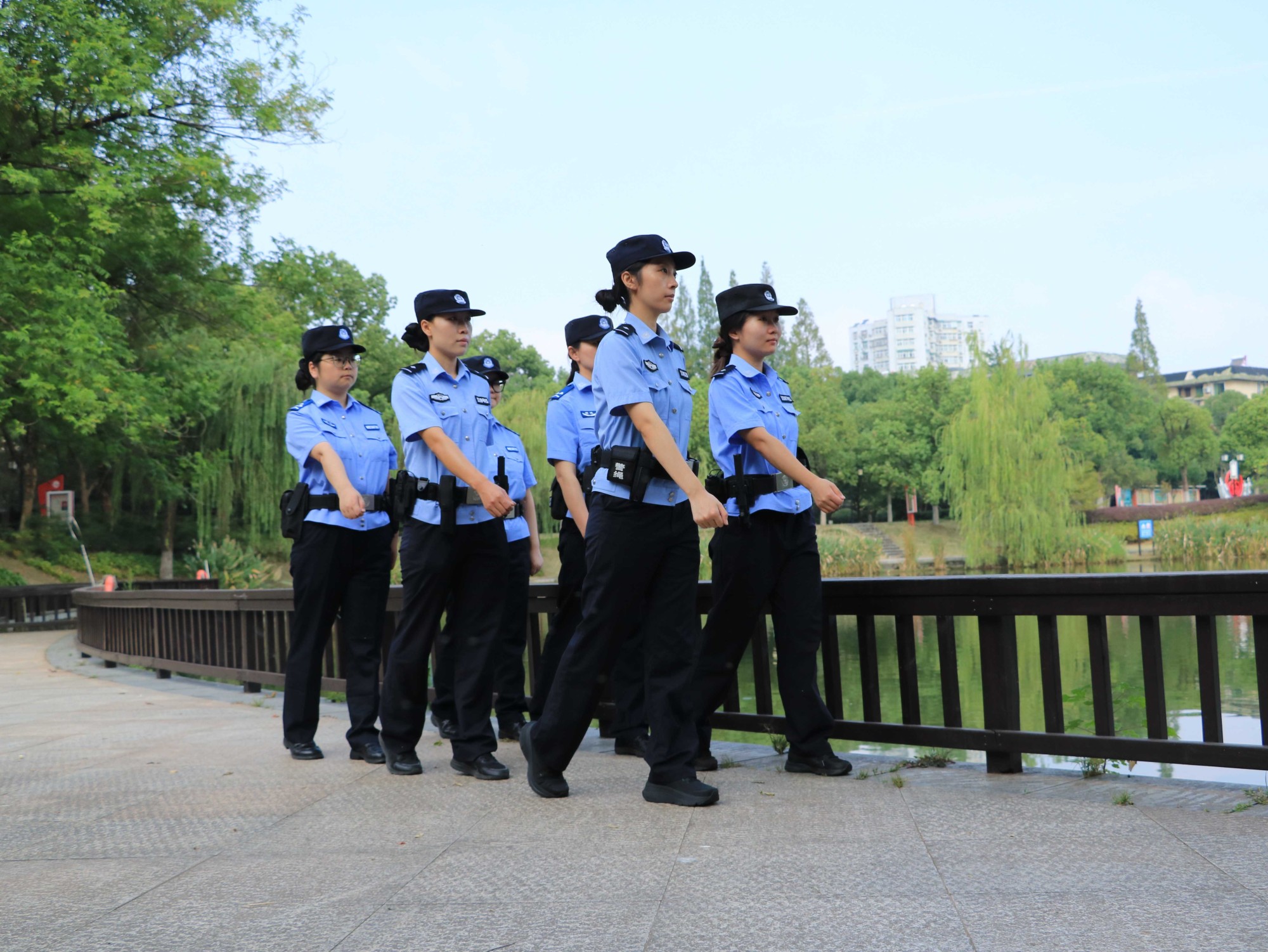 浙江兰溪：这支女子社区警务队，绽放在离群众最近的地方