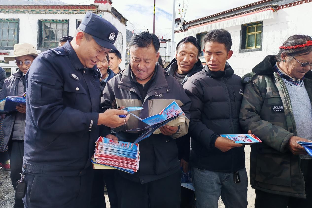 西藏日屋口岸：警民同心织密边境安全网 法治护航共育民族团结花