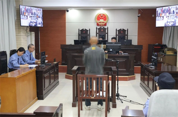 巡回开庭进乡村 禁毒普法零距离