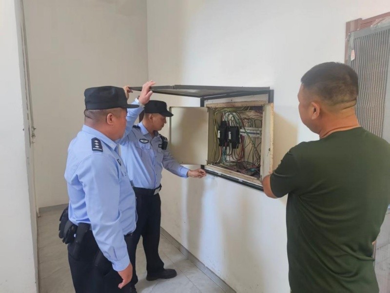 黑龙江省林区公安局清河分局小古洞派出所筑牢双节安全防线 开展辖区安全隐患排查工作