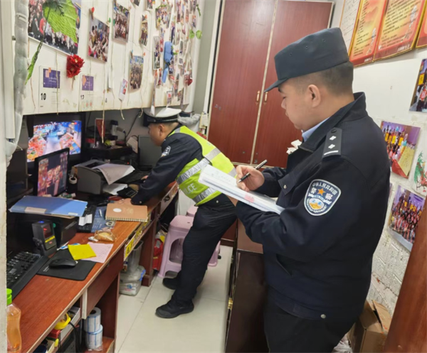 陕西柞水杏坪派出所联合市场监管开展双节前安全大检查