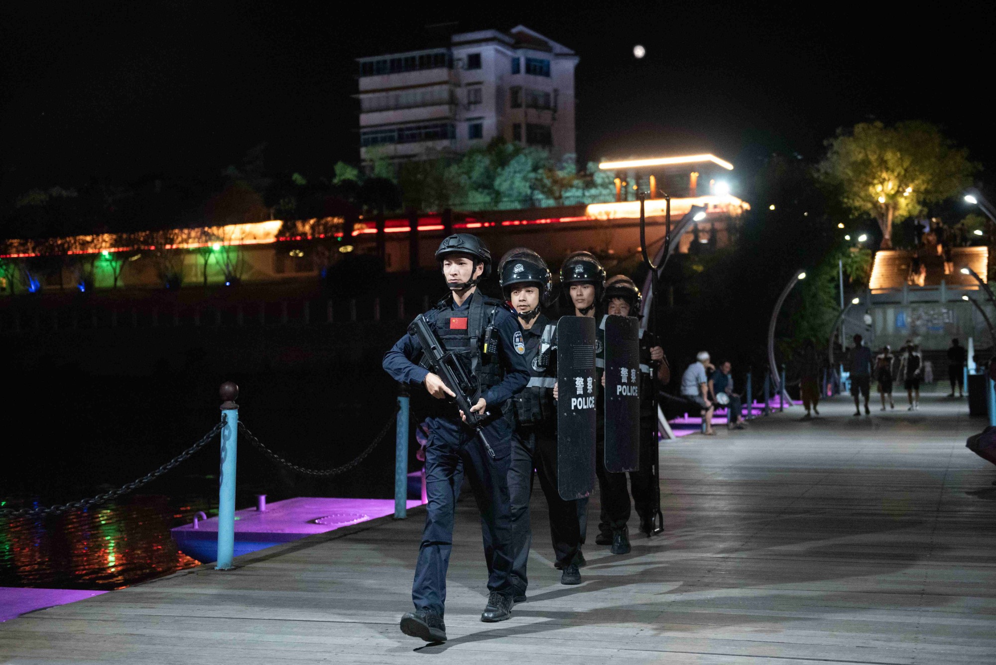 浙江省兰溪市公安局：月圆中秋，我在警营过佳节！