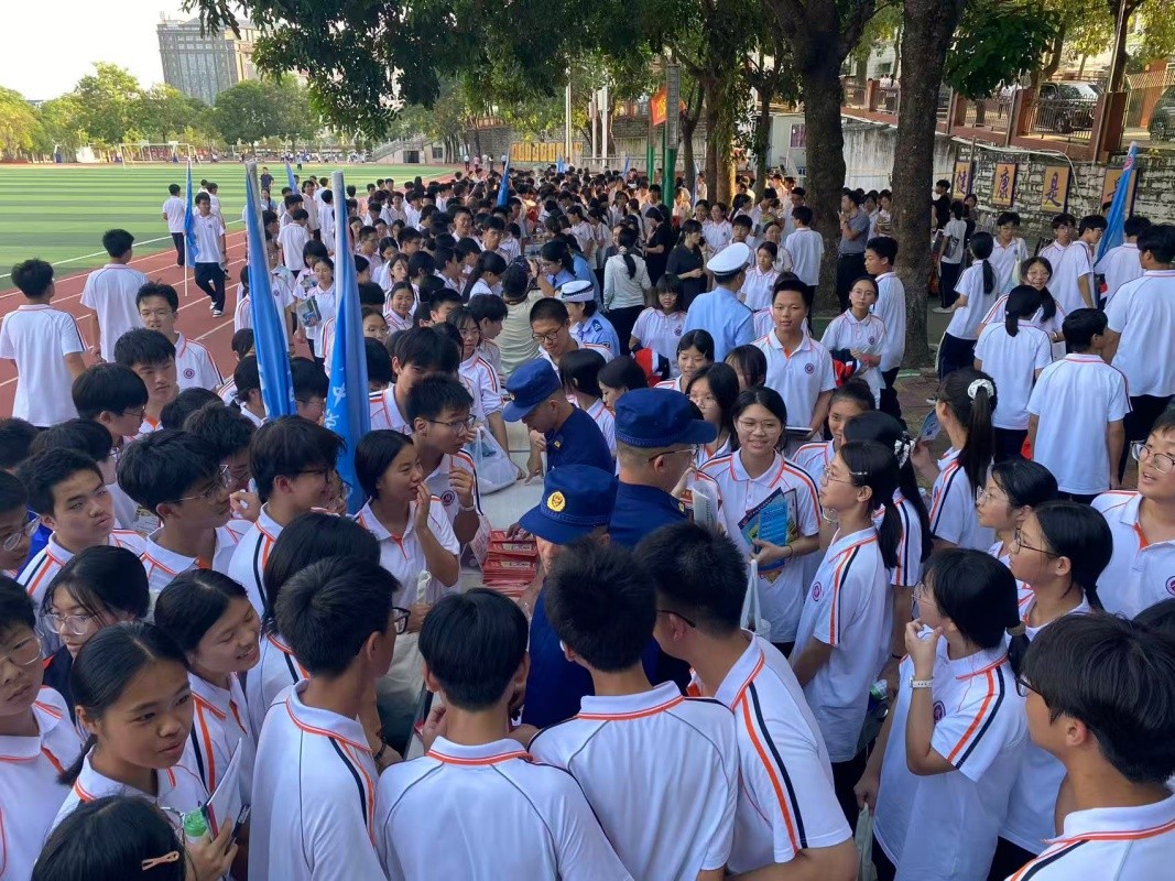 福建省漳州市漳浦县消防救援局走进中学开展科普宣传活动