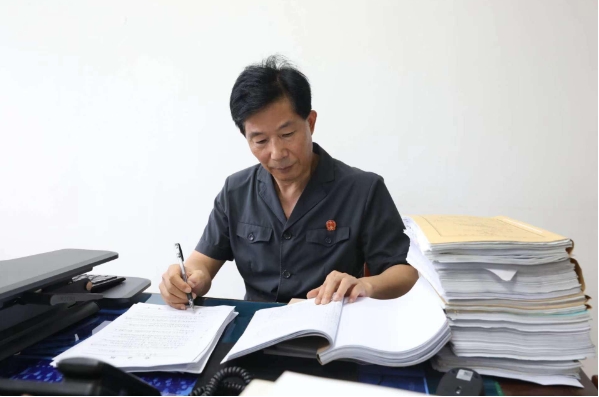 洪增余：深耕细作的老黄牛式法官