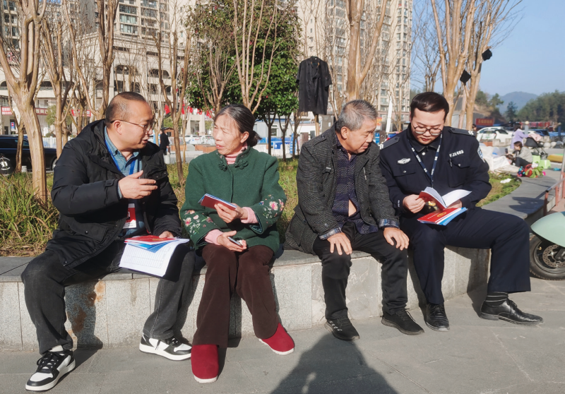 “和事佬”杨淦：综治调解筑和谐社区 