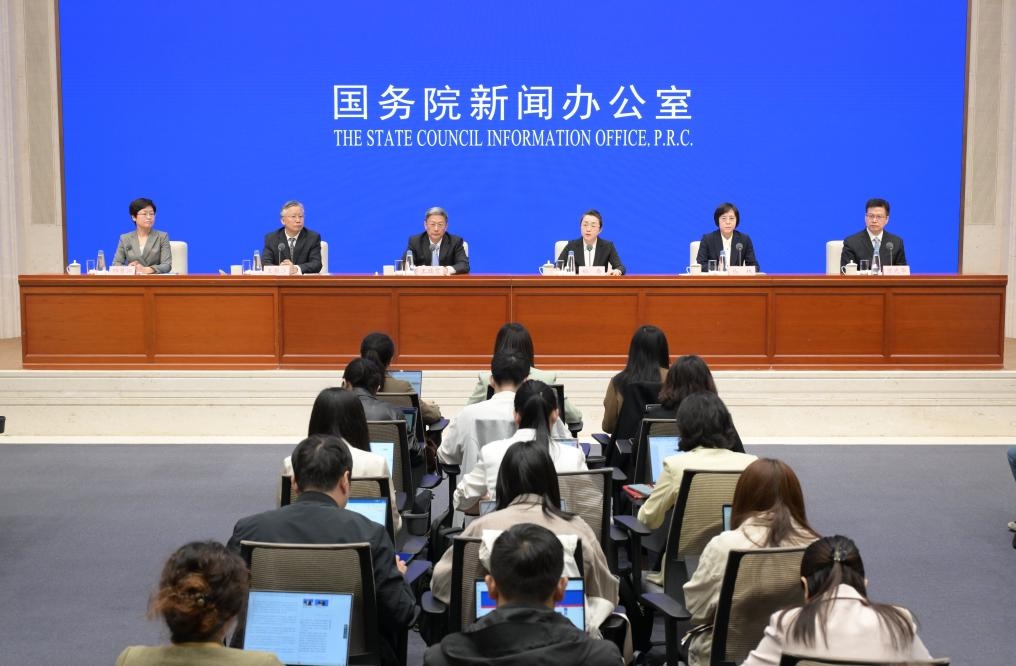 国新办举行新闻发布会 介绍《中华人民共和国民营经济促进法》有关情况