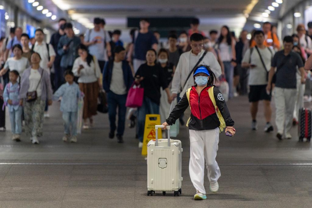 铁路部门保障端午假期旅客平安有序返程