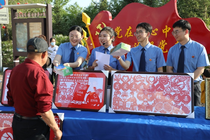 内蒙古多伦：为群众送上“法治非遗课”