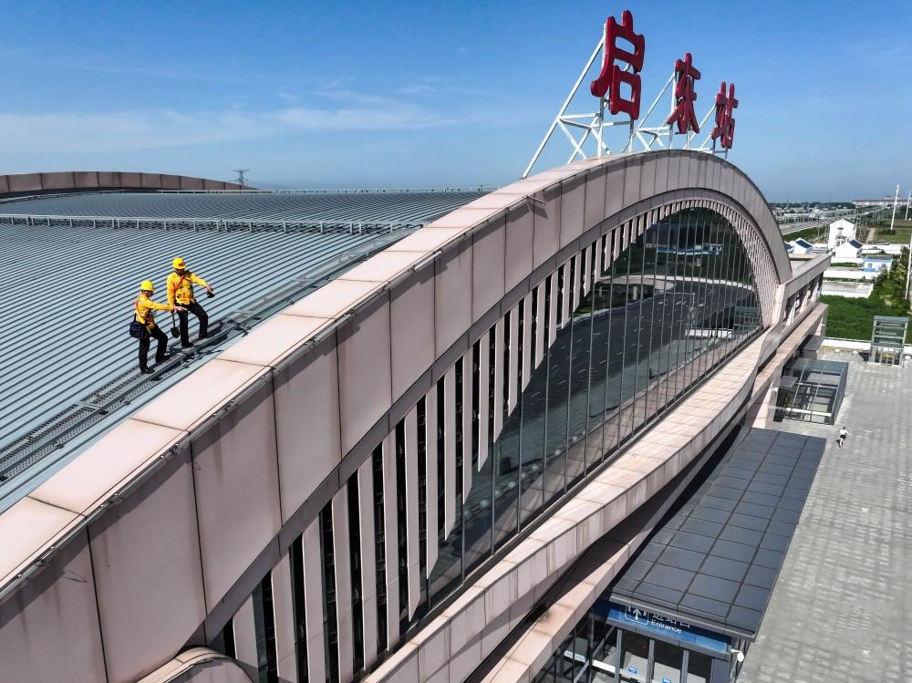 江苏：铁路站房巡检忙
