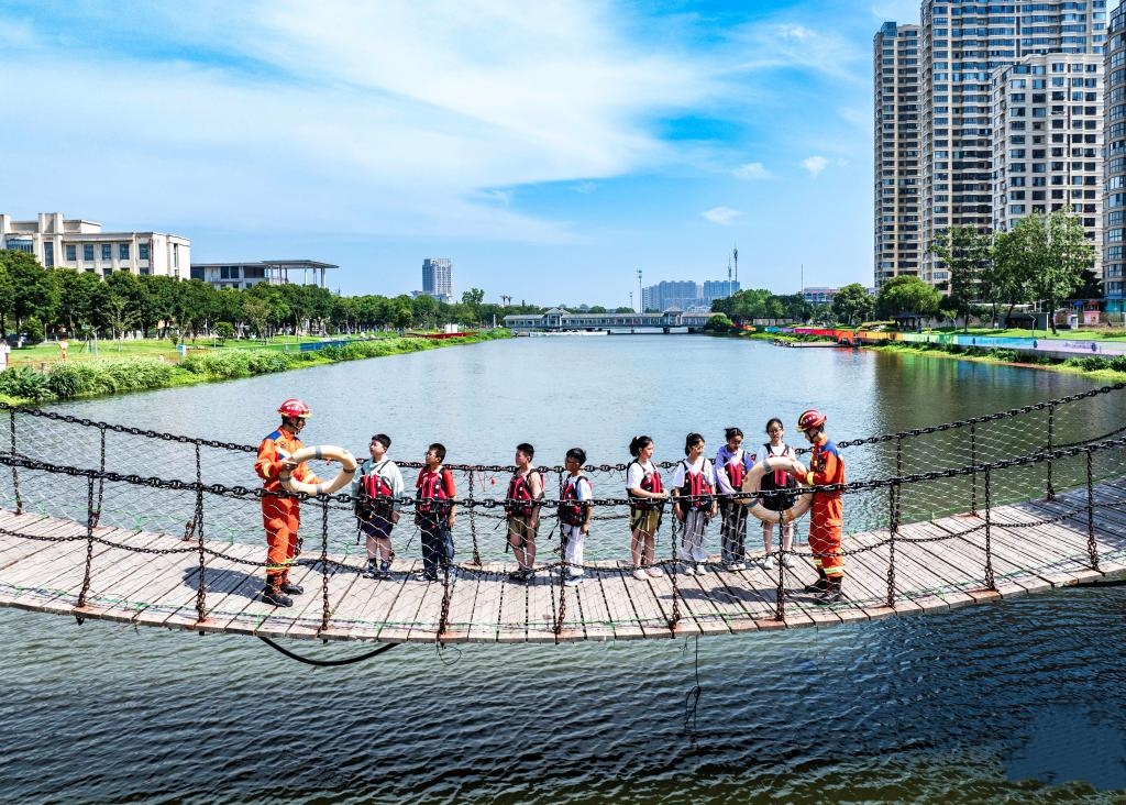 防溺水 学急救 暑假安全伴“我”行