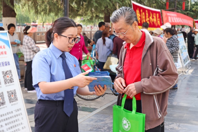 陕西略阳：守护绿色家园