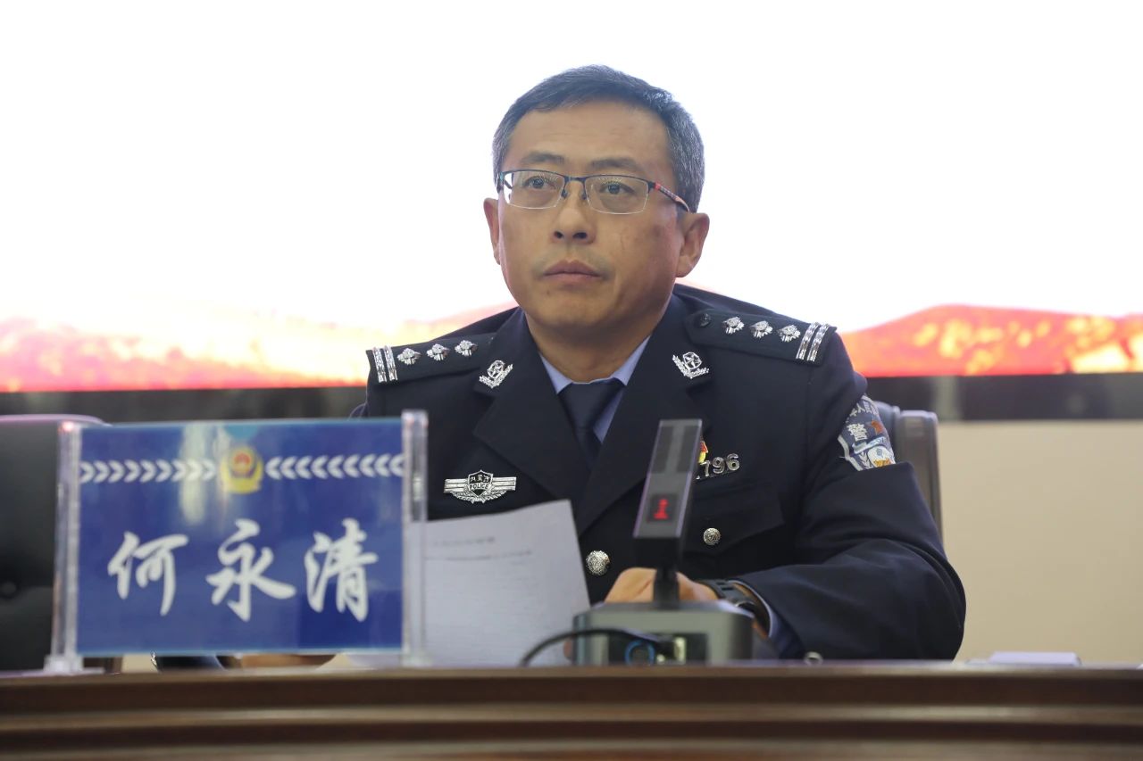 爱警暖警服务警——四子王旗警察协会正式成立2.jpg 爱警暖警服务警——四子王旗警察协会正式成立2.jpg