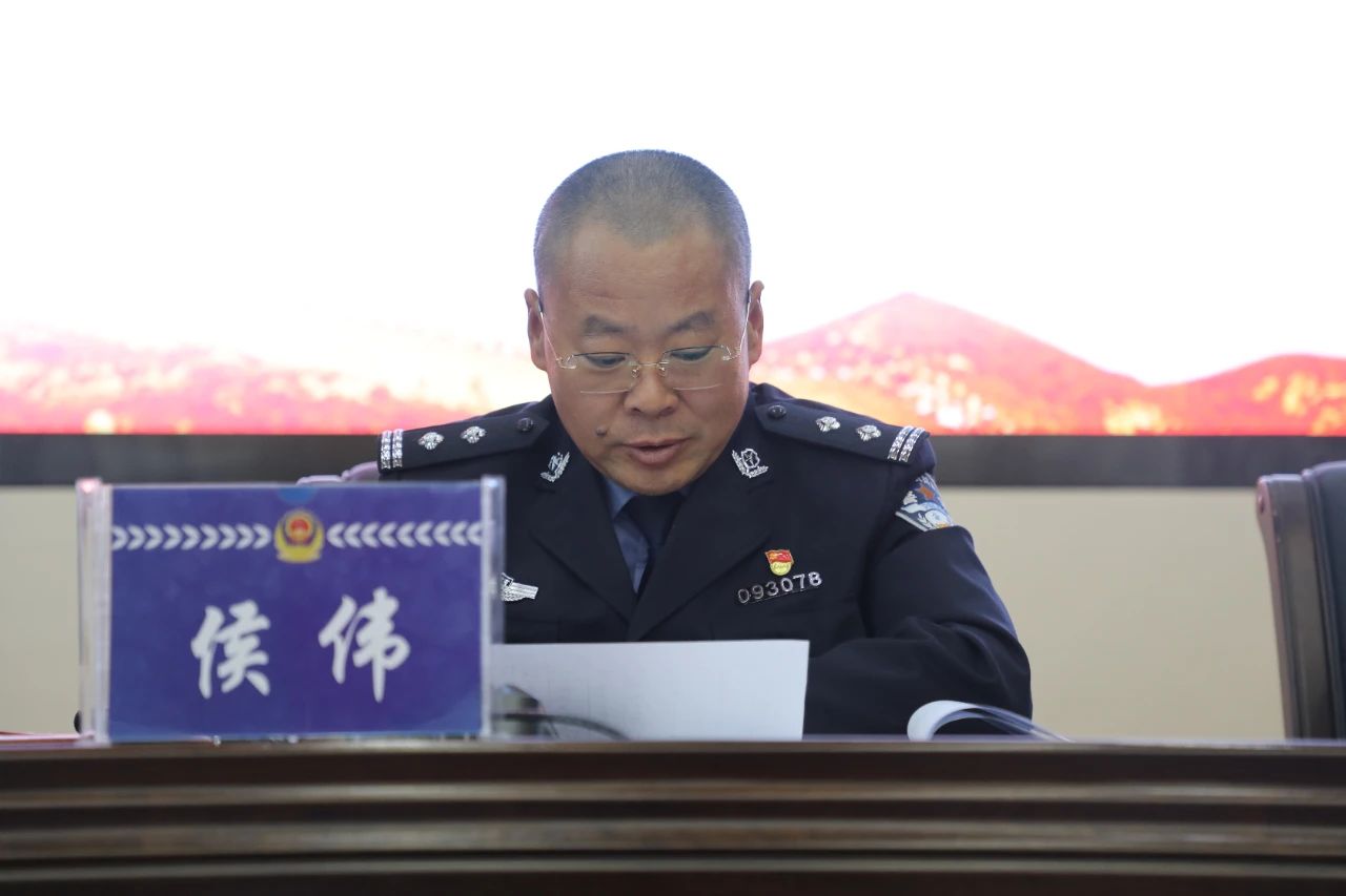 爱警暖警服务警——四子王旗警察协会正式成立4.jpg 爱警暖警服务警——四子王旗警察协会正式成立4.jpg