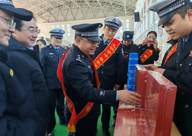 凉城交警：122“全国交通安全日”主题宣传活动有趣又有料6.jpg