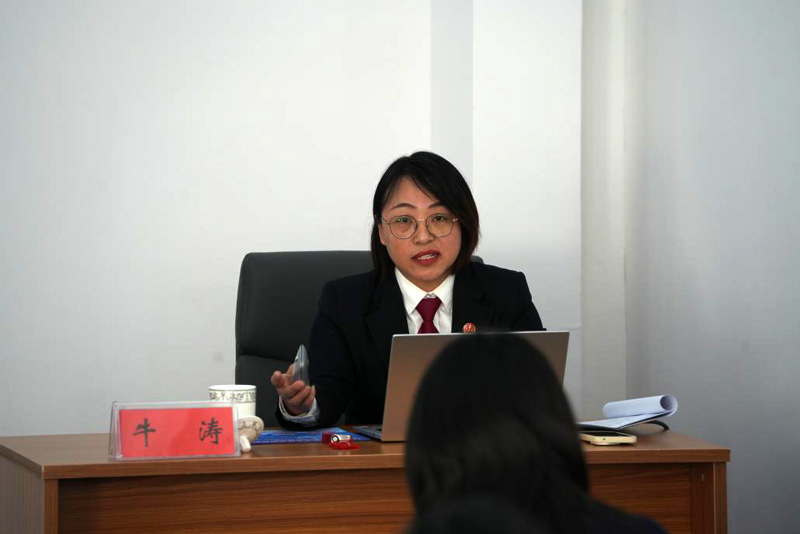 武川县人民法院法官应邀为武川县公务员（参公人员）任职培训班授课1.jpg