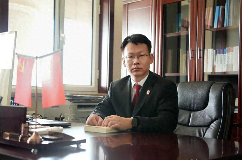 牢记初心匡正义，剑胆琴心铸法魂——记内蒙古优秀党务工作者、武川县人民法院副院长范明