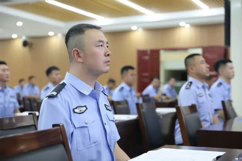 实战所需,使命召唤——乌兰察布市公安局集宁分局全警实战大练兵着力提升民警实战本领1.jpg