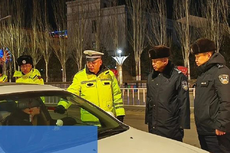 四子王旗交警开展“跨年夜”夜查行动,守好“岁末年初”关3.jpg