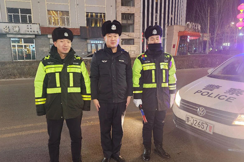 兴和县交管大队持续开展夜查交通违法行为整治行动2.jpg