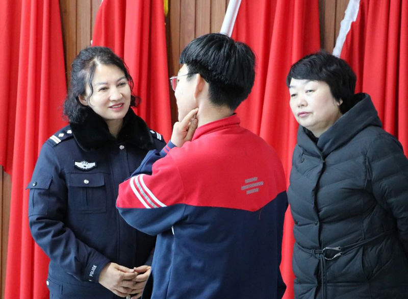 兴和县公安局:警校携手话安全 聚力同心谱新篇6.jpg