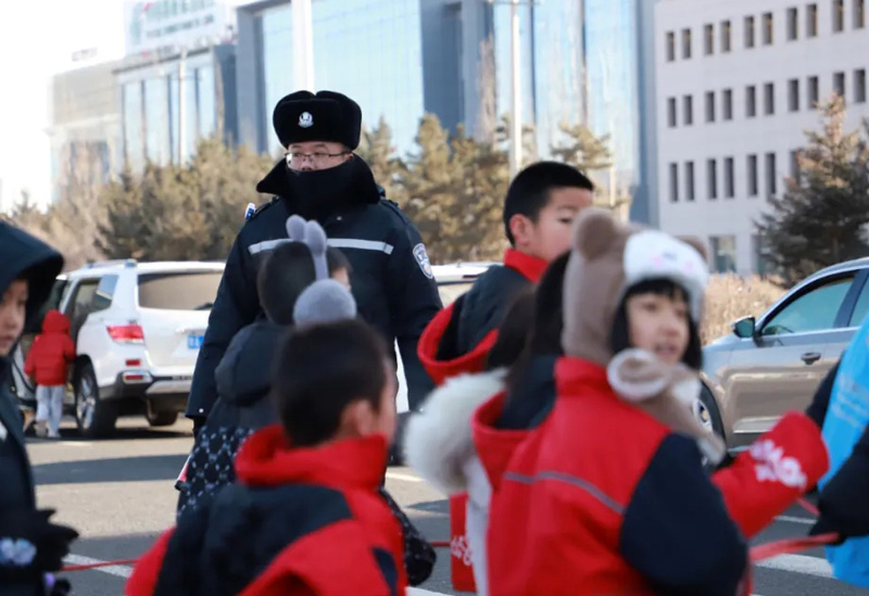 乌兰察布市:“警”心尽力,护你平安6.webp.jpg