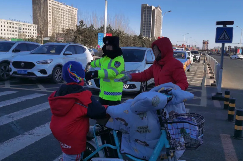 乌兰察布市:“警”心尽力,护你平安8.webp.jpg
