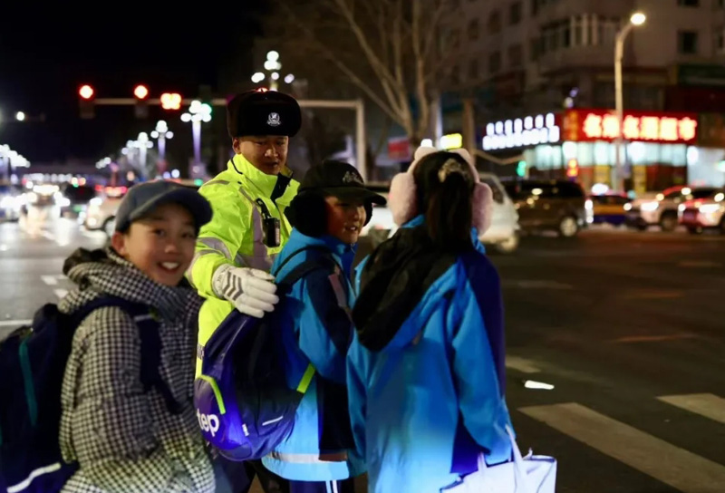 乌兰察布市:“警”心尽力,护你平安11.webp.jpg