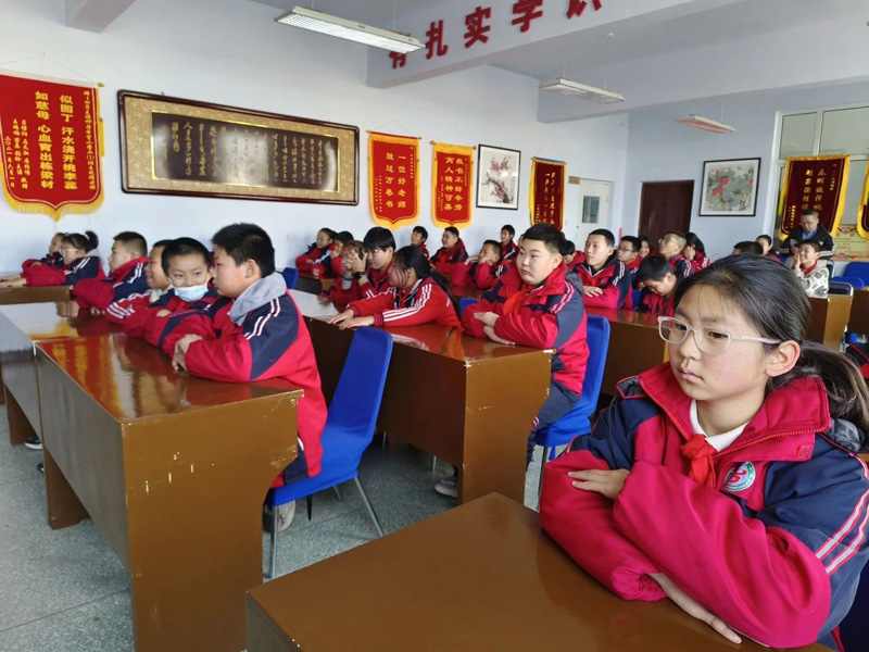 四子王旗交警：交通安全进校园，上好寒假安全 “最后一课”2.jpg