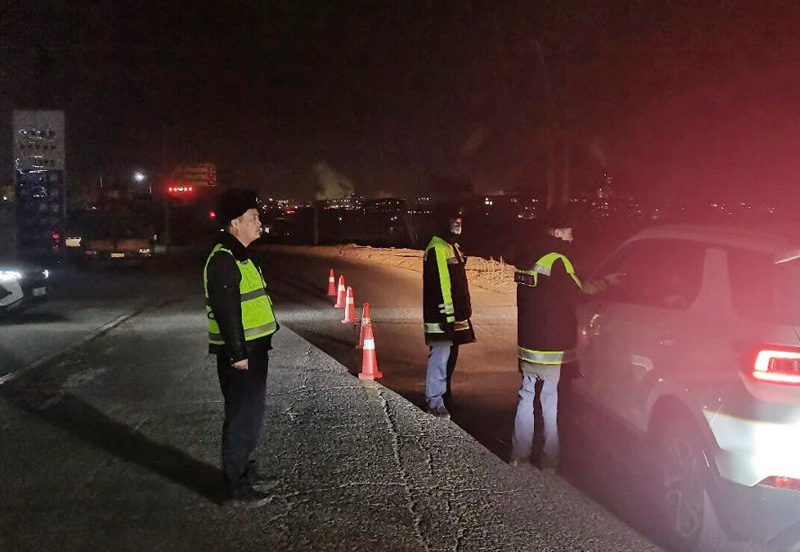卓资交警夜查整治再“发力” 守护平安再“加码”4.jpg
