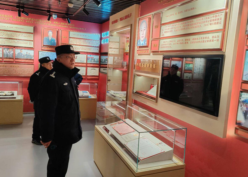 呼和浩特公安局反恐怖和特巡警支队巡逻防控大队2.jpg