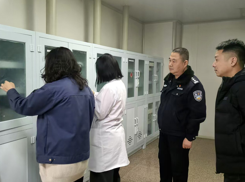 乌兰察布市公安局集宁分局禁毒大队开展护航企业安全生产大排查专项行动1.jpg