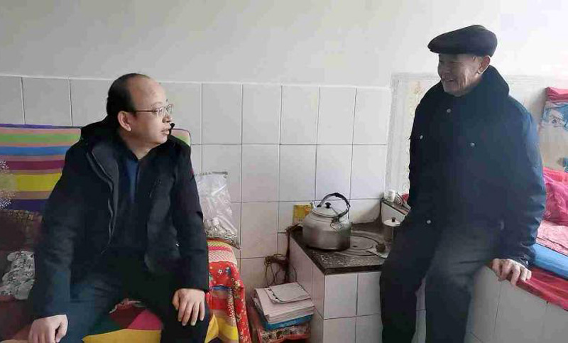 清水河县人民法院党组书记、院长马国民春节前开展走访慰问活动3.jpg