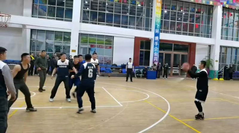 内蒙古兴和县：警民携手筑情谊，迎“篮”而上展风采6.jpg