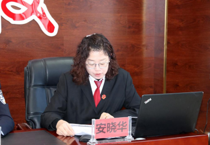 察右中旗人民法院开展“把爱带回家 同心护成长”儿童关爱服务活动3副本.jpg