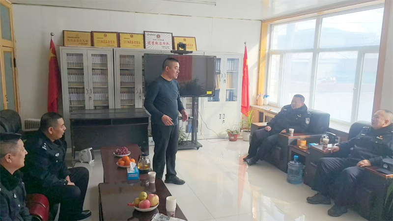 化德县政府副县长、公安局长刘向阳督导公安派出所基础设施提档升级建设工作.png