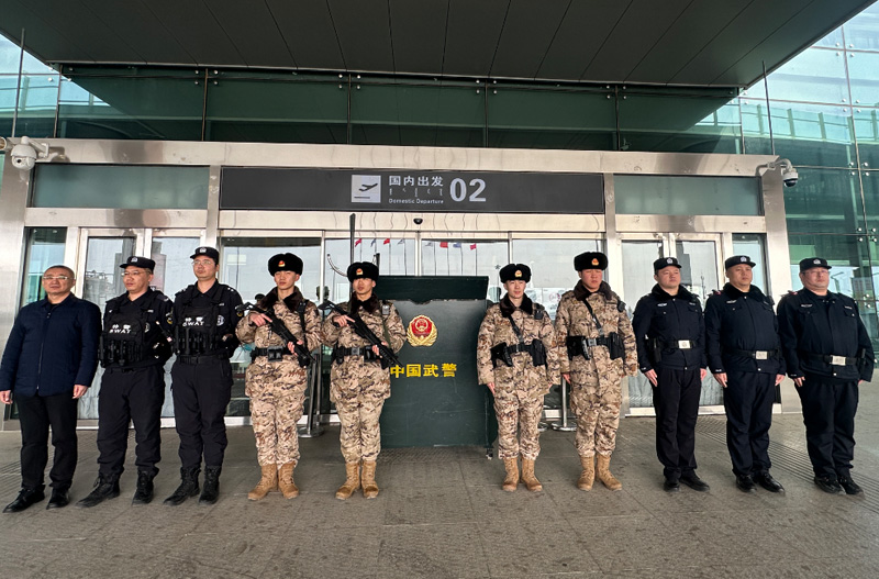 内蒙古乌兰察布机场多警联动保平安1.jpg