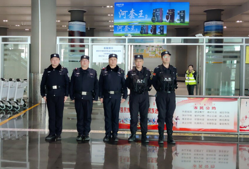 内蒙古乌兰察布机场多警联动保平安2.jpg