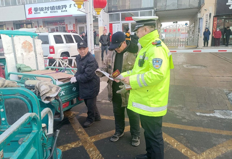 守护校园出行安全——内蒙古四子王旗交警开展丰富多彩的交通安全宣传活动