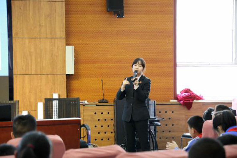 清水河县人民法院:法治副校长播撒“法治”种子,营造安全和谐校园环境3.jpg
