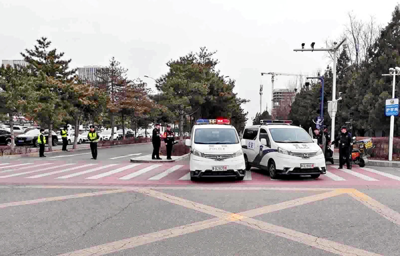 以练为战,护校安园——赛罕公安:联动“红蓝对抗”演练,构筑安全“同心圆”1.jpg