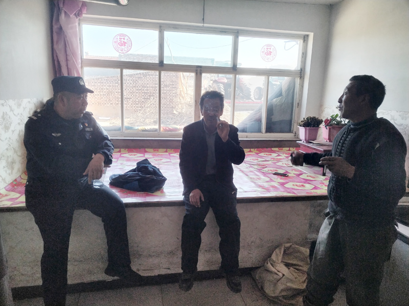 万象“耕”新时，春耕“警”相随——丰镇公安为“开春绿”增加一抹“警察蓝”5.jpg