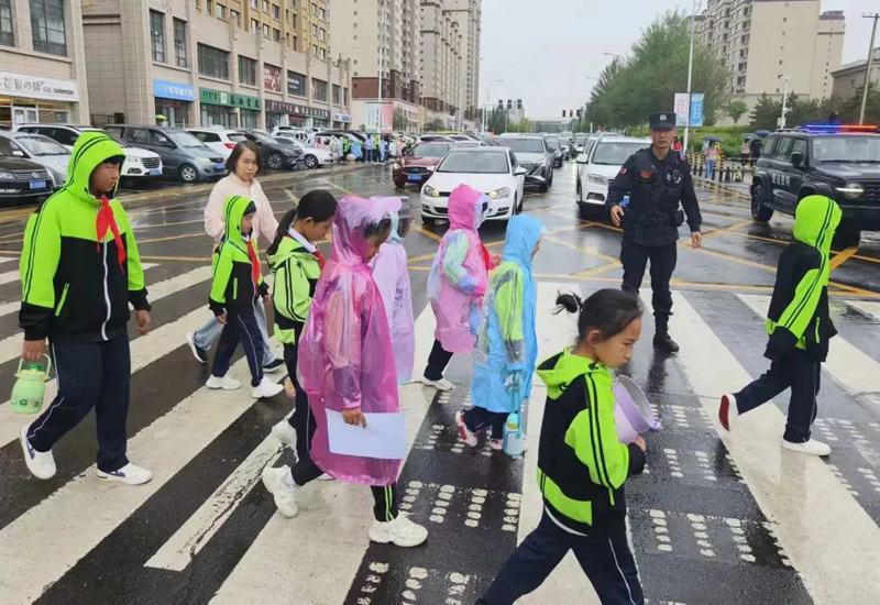 忠诚铸盾,守护平安——乌兰察布市公安局集宁分局反恐怖和特巡警大队的使命与担当7.jpg